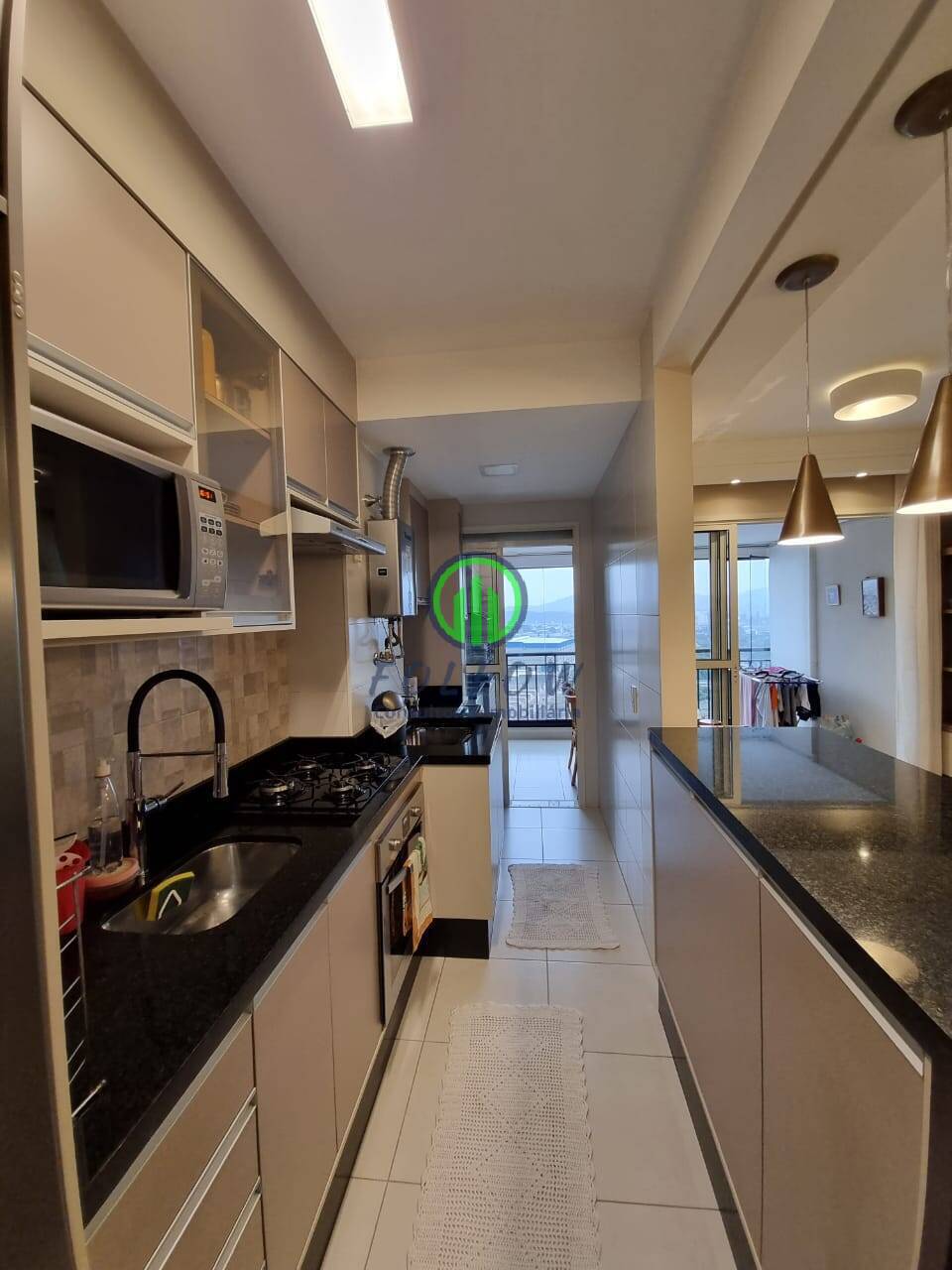 Apartamento à venda com 2 quartos, 77m² - Foto 4