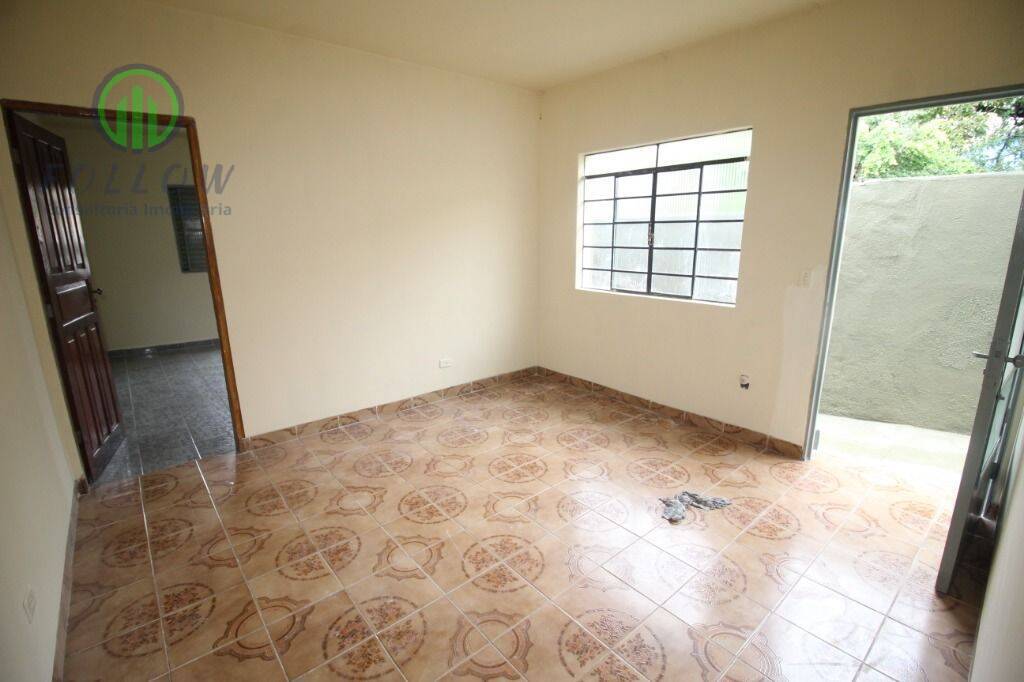 Casa à venda com 3 quartos, 107m² - Foto 1