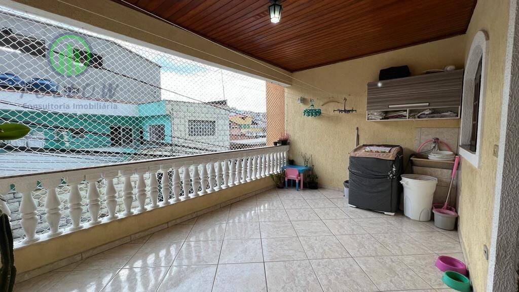 Sobrado à venda com 3 quartos, 236m² - Foto 4