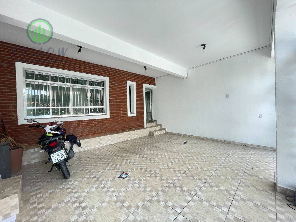 Sobrado à venda com 7 quartos, 222m² - Foto 2