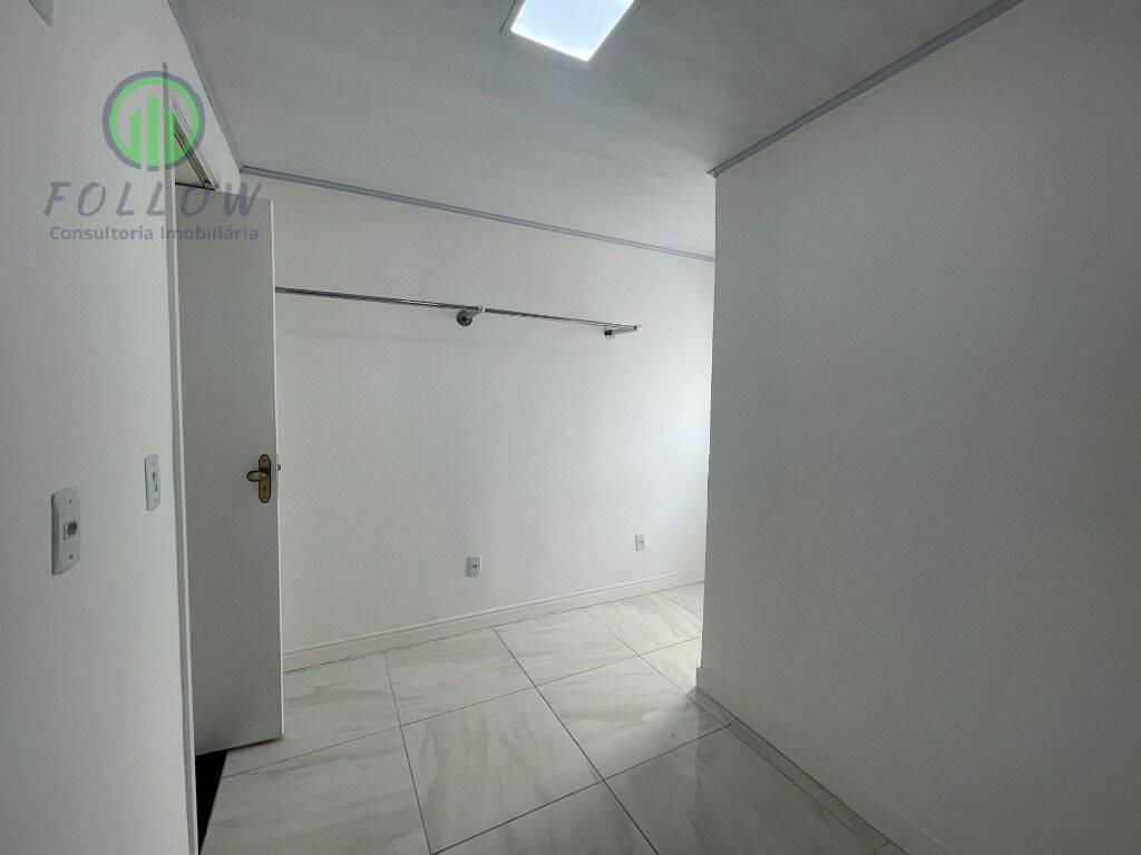 Sobrado à venda com 7 quartos, 222m² - Foto 20