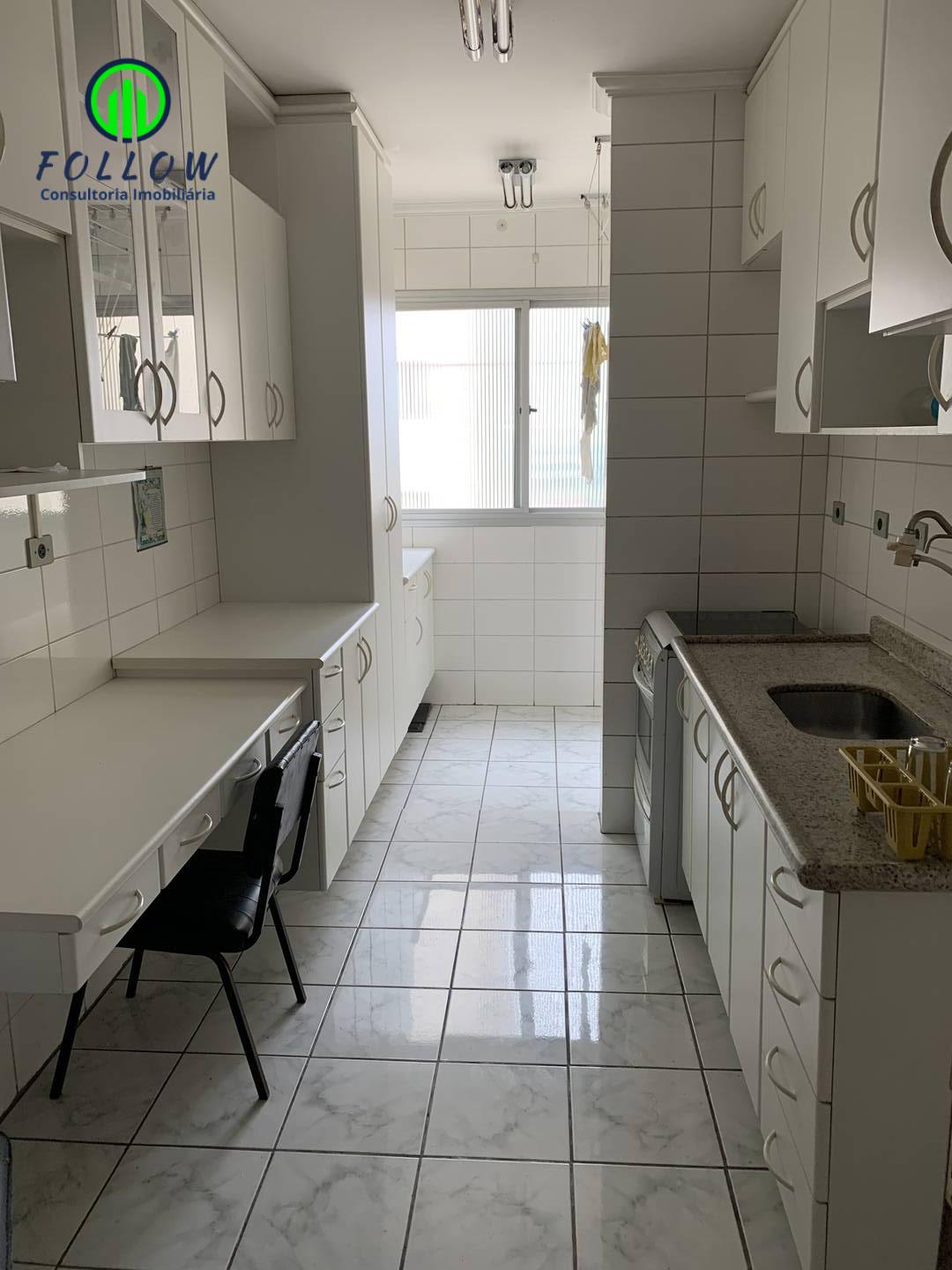 Apartamento à venda com 3 quartos, 74m² - Foto 4