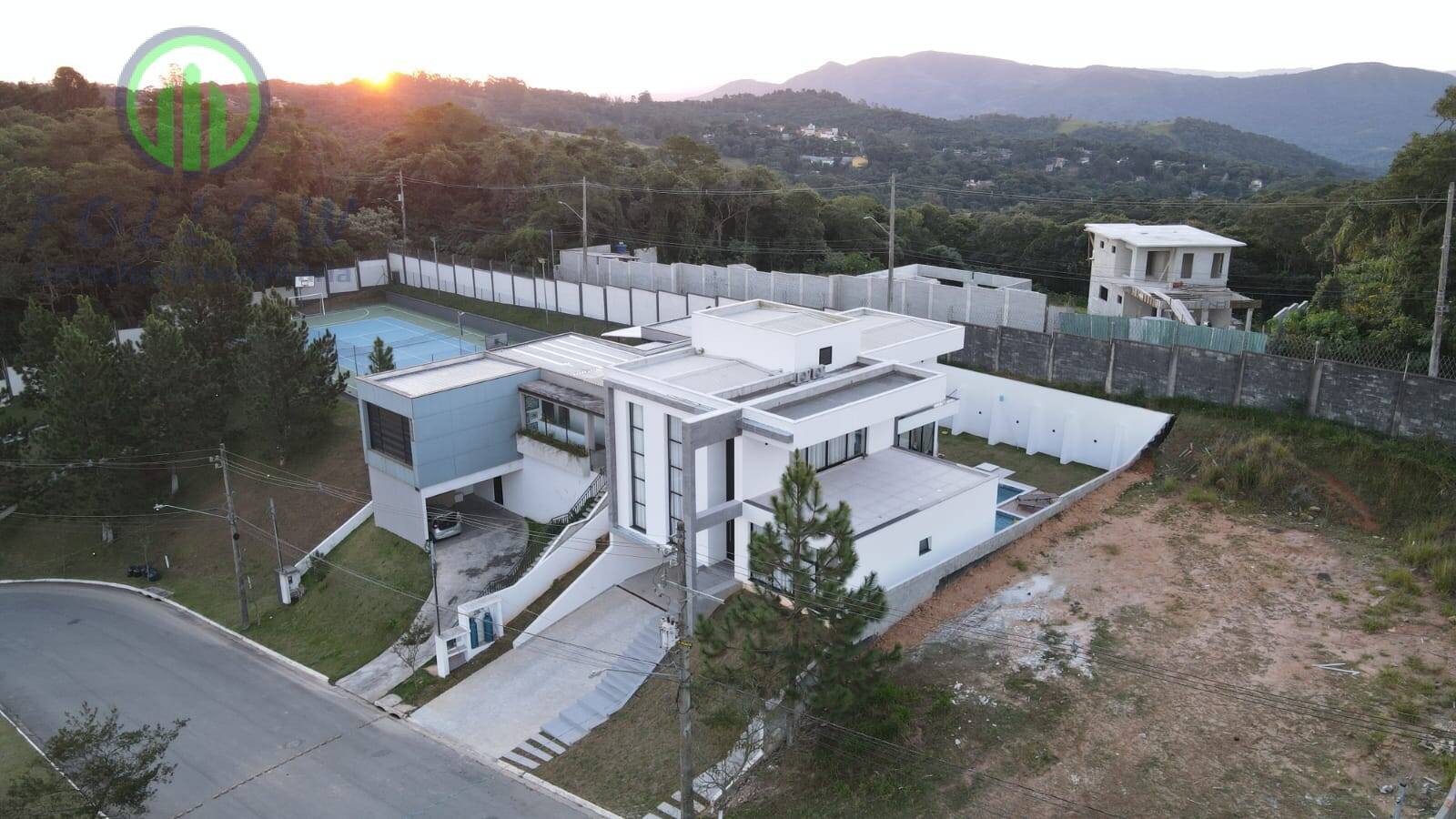 Casa de Condomínio à venda com 4 quartos, 401m² - Foto 4