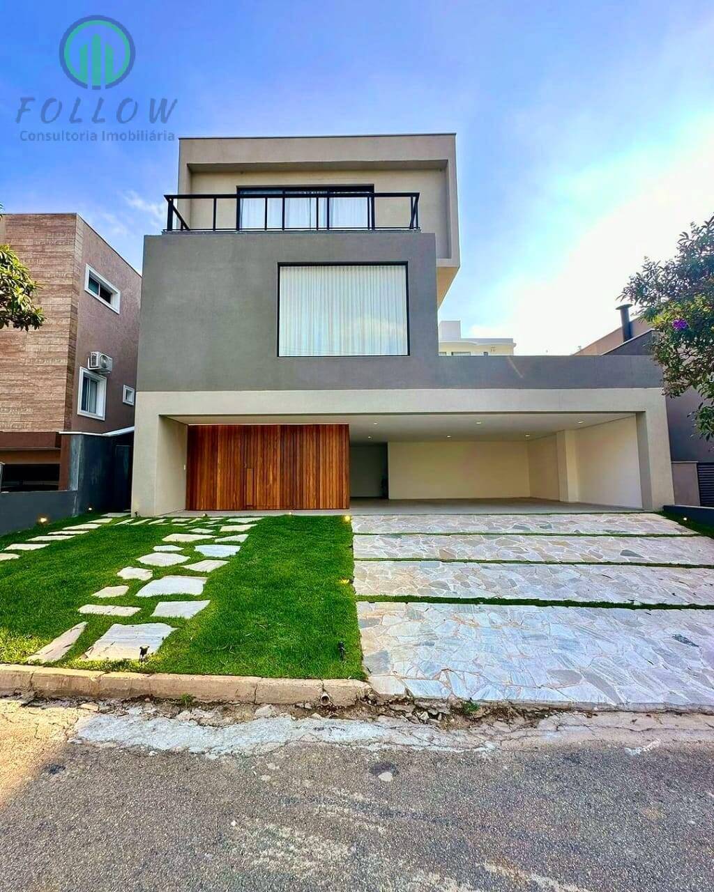 Casa de Condomínio à venda com 4 quartos, 380m² - Foto 1