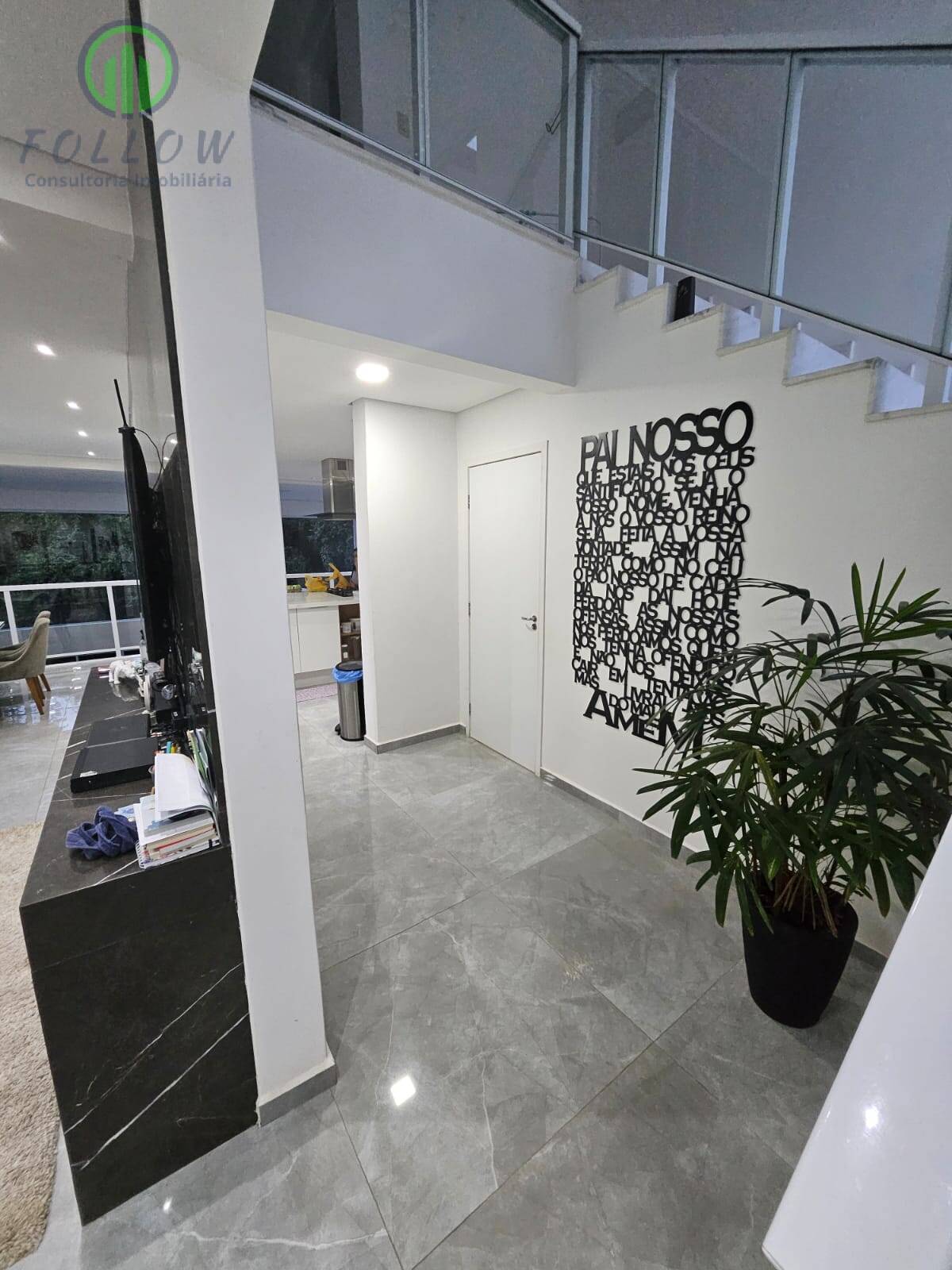 Casa de Condomínio à venda com 3 quartos, 330m² - Foto 2