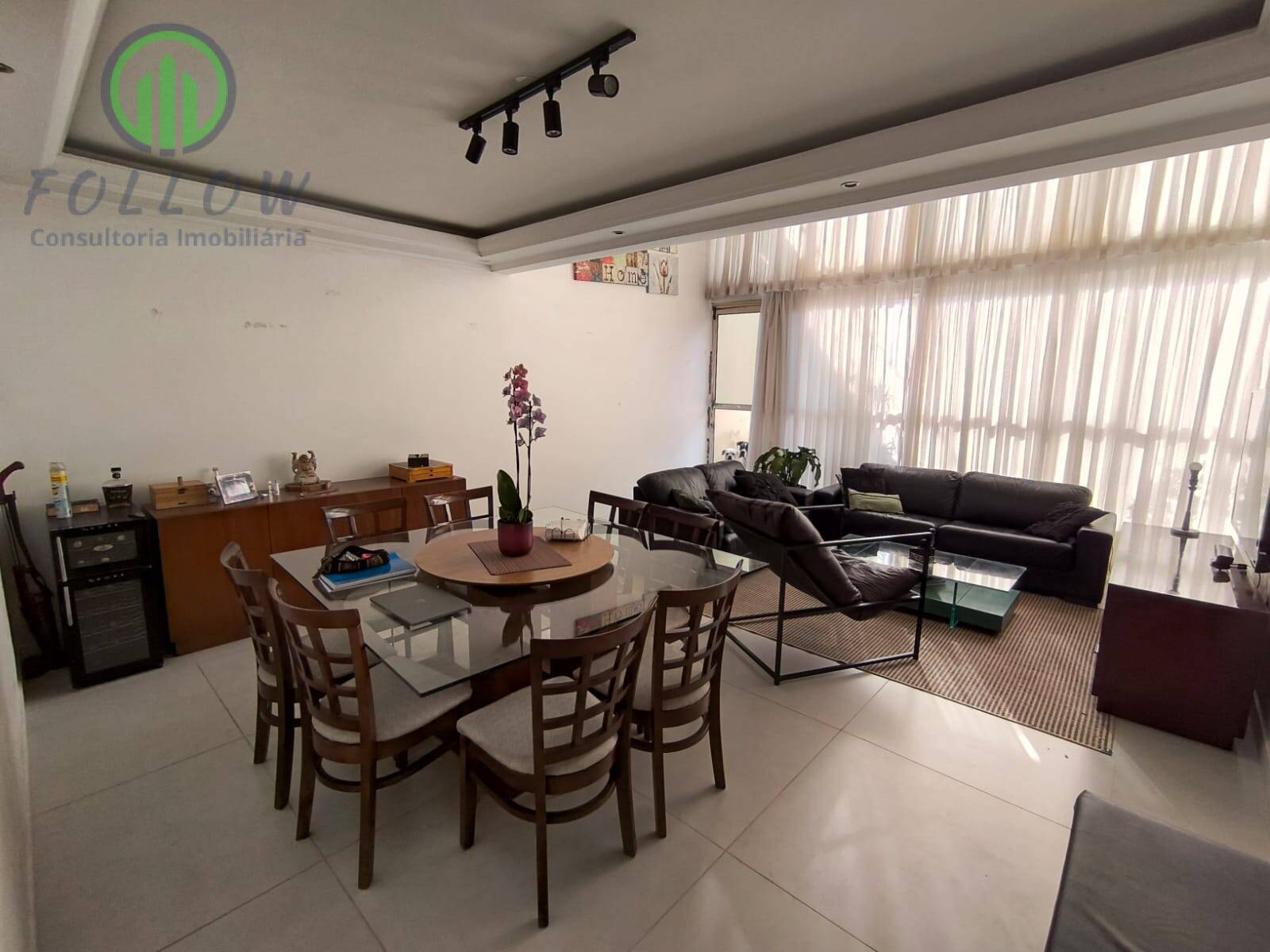 Sobrado à venda com 4 quartos, 240m² - Foto 2