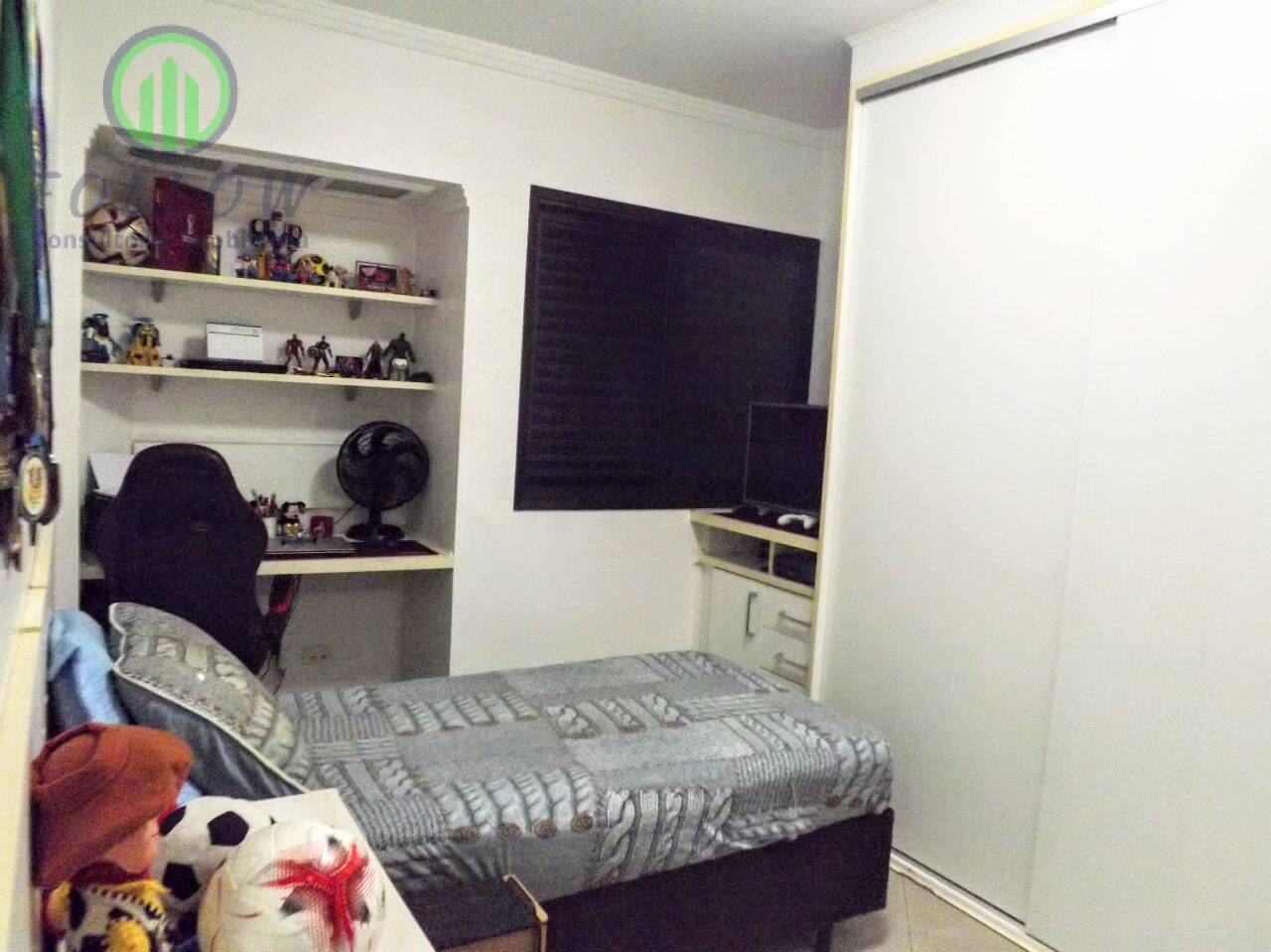 Apartamento à venda com 2 quartos, 66m² - Foto 4