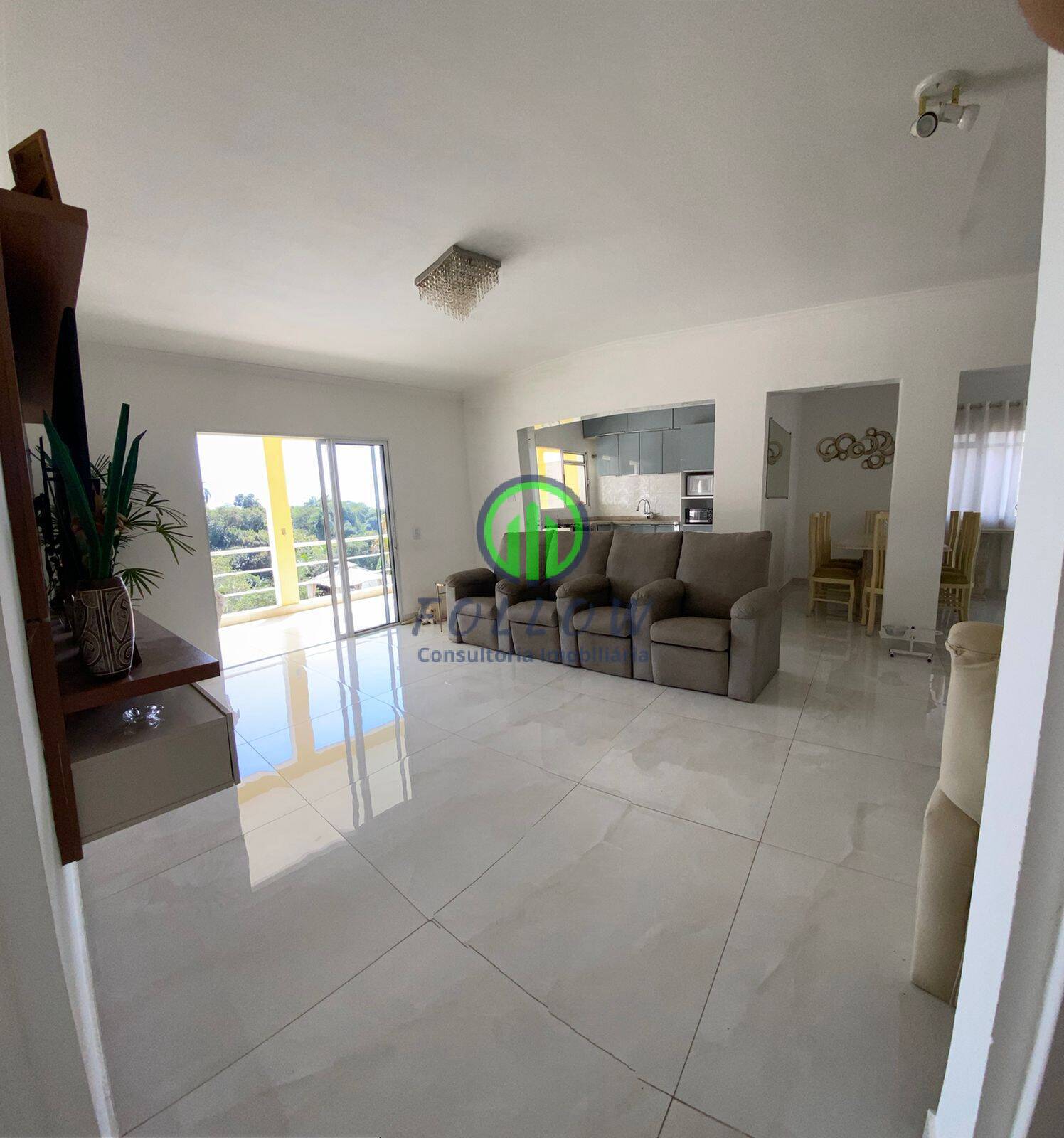 Casa de Condomínio à venda com 5 quartos, 302m² - Foto 1