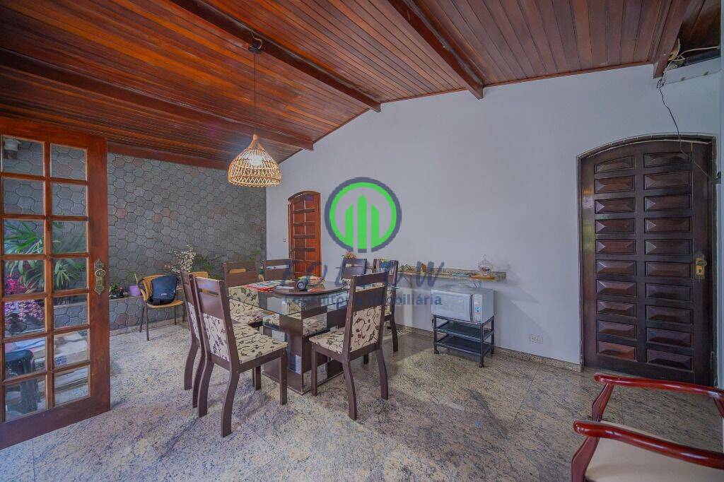 Casa à venda com 4 quartos, 224m² - Foto 10